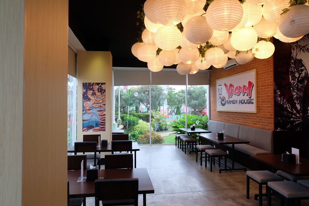 西卡朗节庆宜必思快捷酒店 贝克西 外观 照片