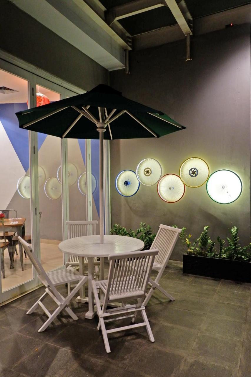 西卡朗节庆宜必思快捷酒店 贝克西 外观 照片